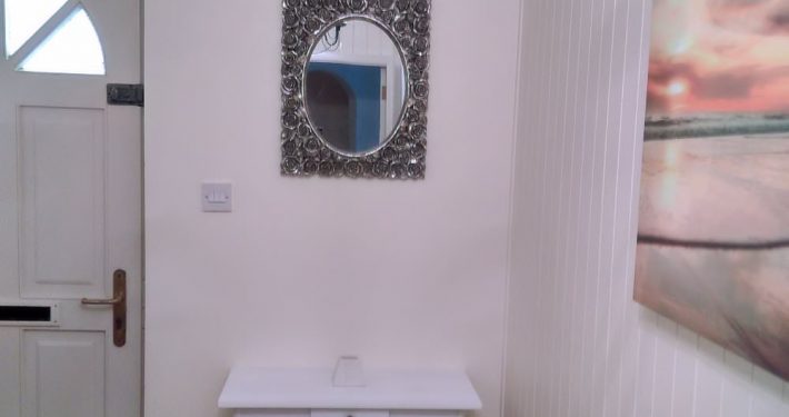 Beachside Cottage Downings - hallway