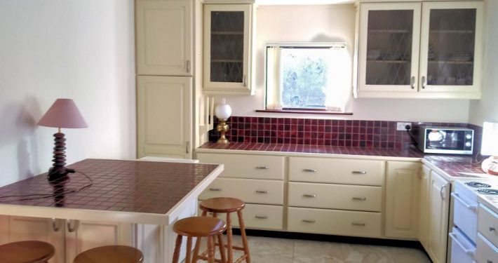 Beachside Cottage Downings - kitchen
