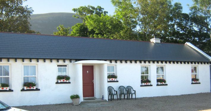 Mia's Cottage - Letter Clonmany