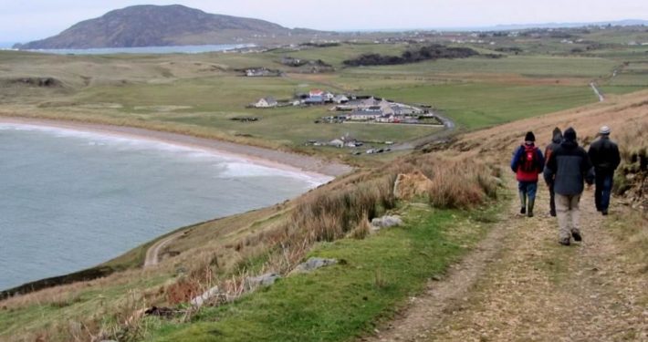 Mia's Cottage - Letter Clonmany - hillwalking at Leenan