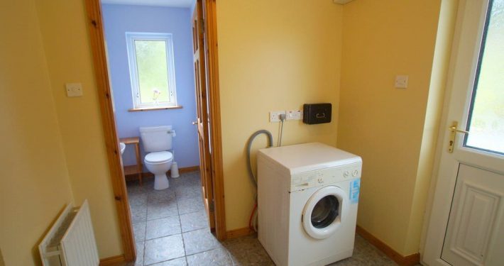 Sea View Cottage Donegal Town - utility room