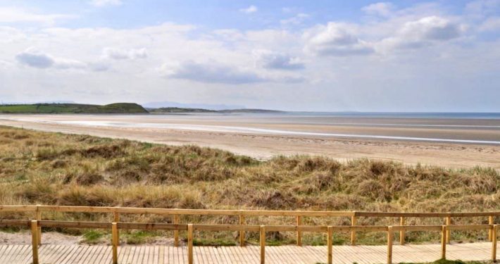 Sea View Cottage Donegal Town - local beach
