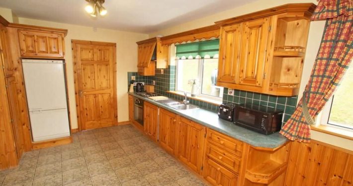 Sea View Cottage Donegal Town - kitchen