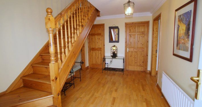 Sea View Cottage Donegal Town - entrance hallway